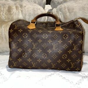 Authentic Louis Vuitton Monogram Speedy 30 bag